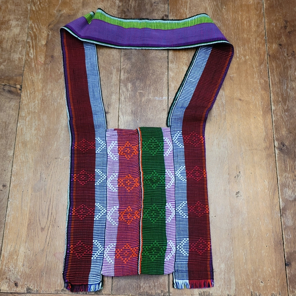 Colorful Woven Shoulder Bag with Geometric Patterns